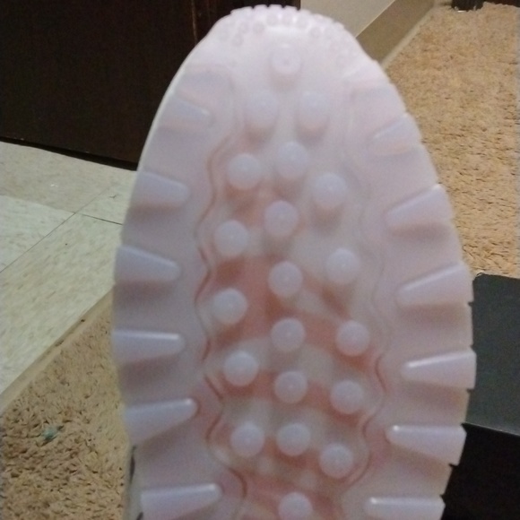 NIB Reebok x Madwomen Classic Leather Sneakers - Picture 12 of 12